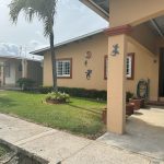 Casa amueblada de 3 recámaras en comunidad cerrada en Antón, Coclé.