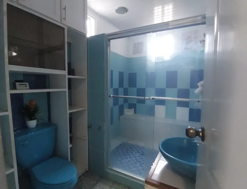 casa-venta-altos-del-prado-penonome-baño-uno