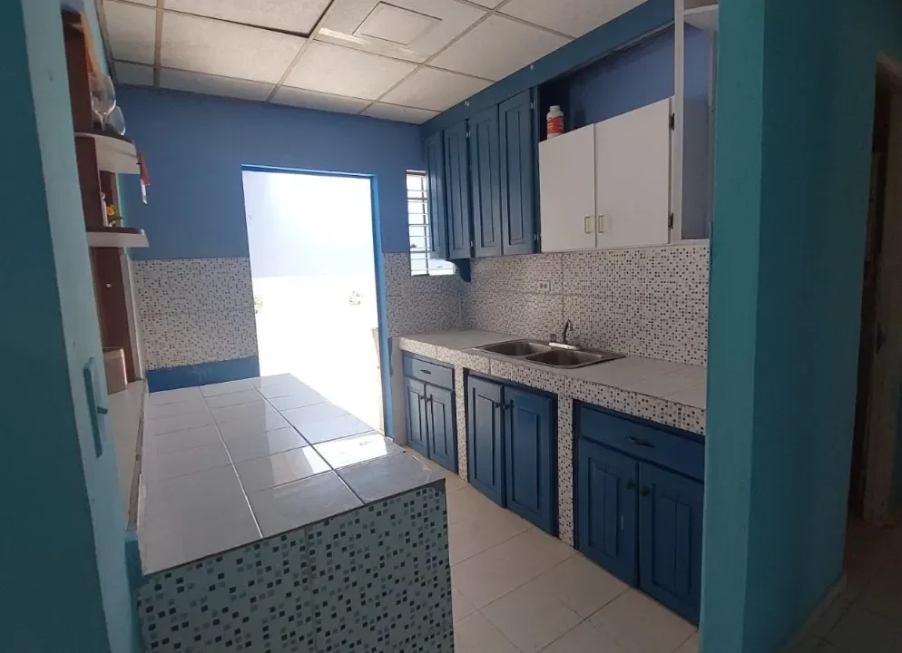 casa-venta-altos-del-prado-penonome-cocina