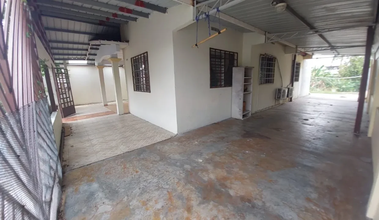 casa-venta-altos-del-prado-penonome-garaje