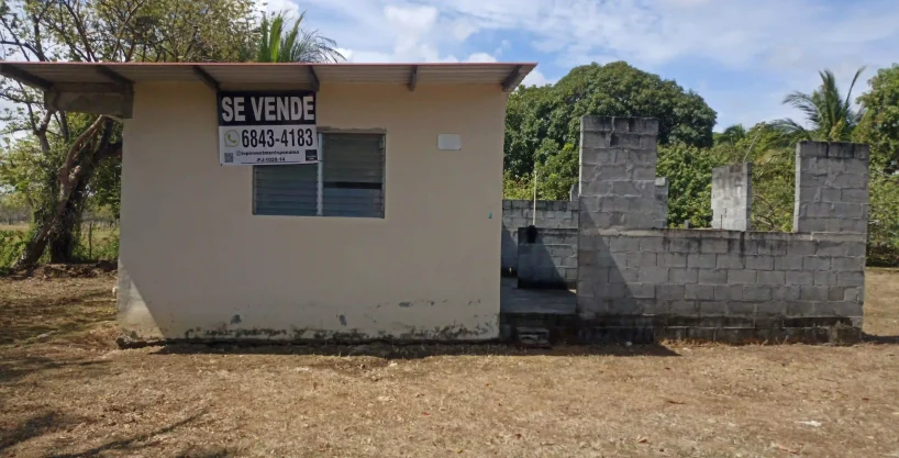 Vista frontal de casita de campo en venta en Panamá El Caño Natá Coclé
