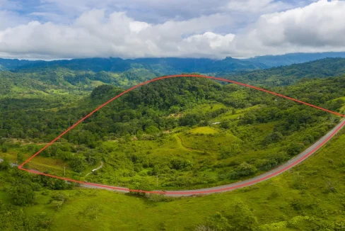 Vista aérea de terreno en venta en Panamá La Pintada Coclé 20 acres