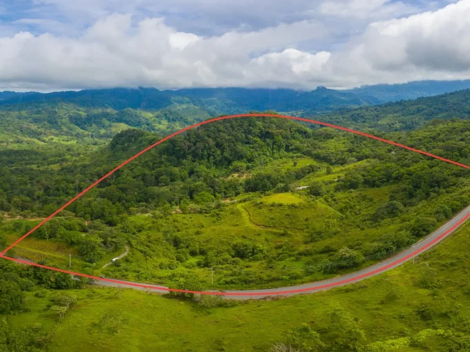 Vista aérea de terreno en venta en Panamá La Pintada Coclé 20 acres